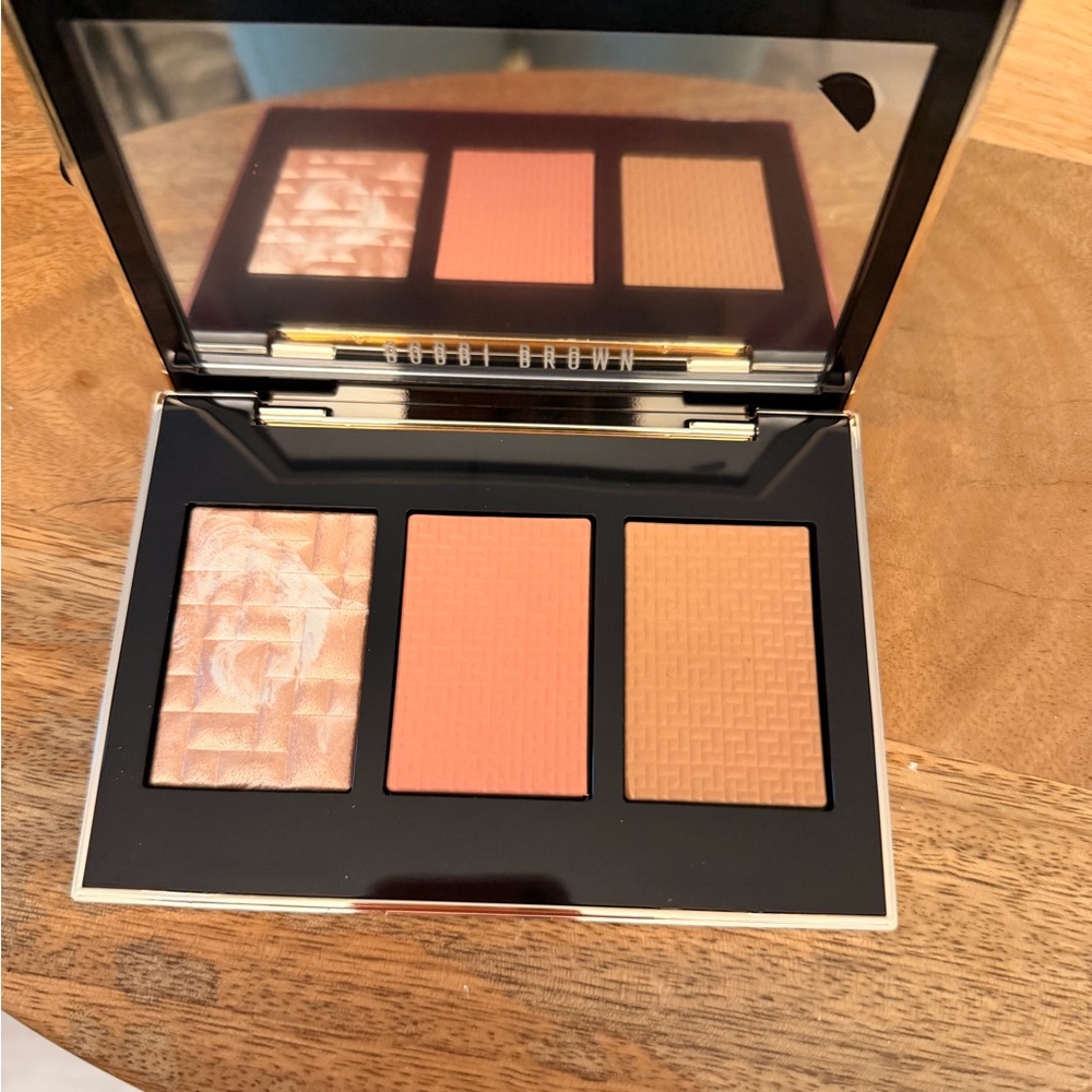Bobbi Brown Sculpt and Glow Palette